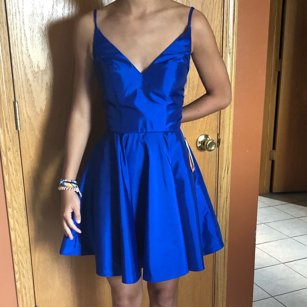 Sheri Hill royal blue short dress w pockets